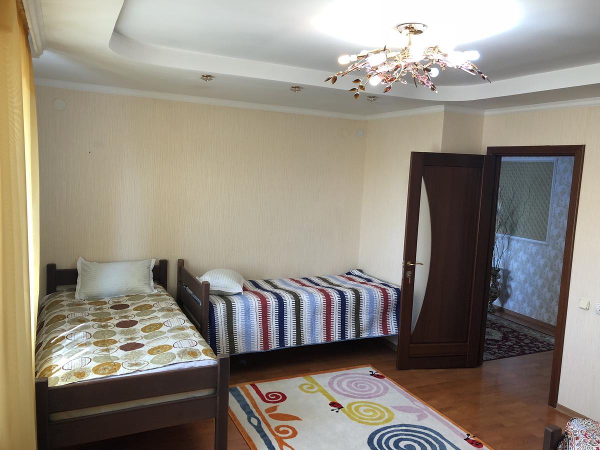 Hostel Astana Buitenkant foto