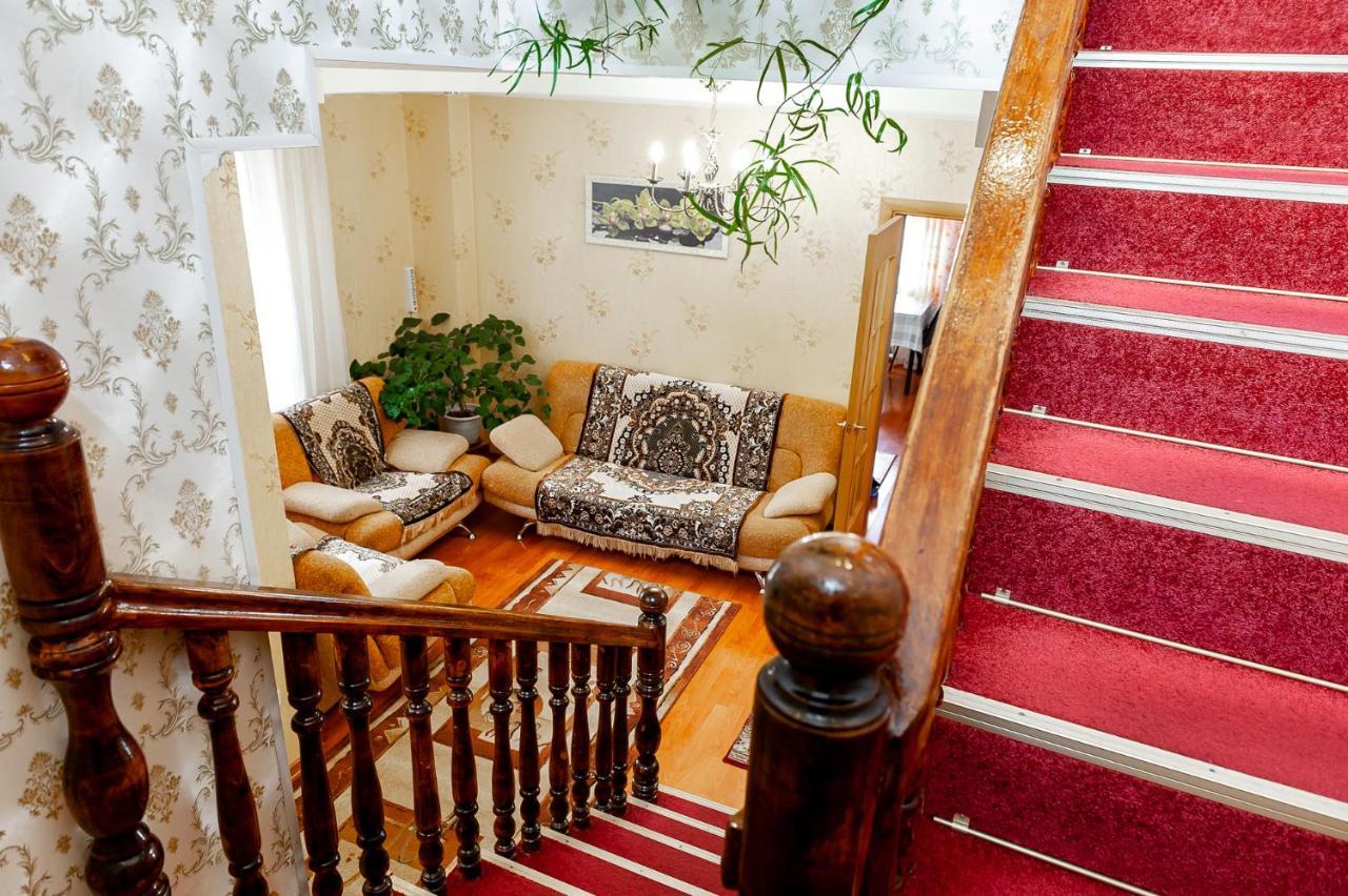 Hostel Astana Buitenkant foto