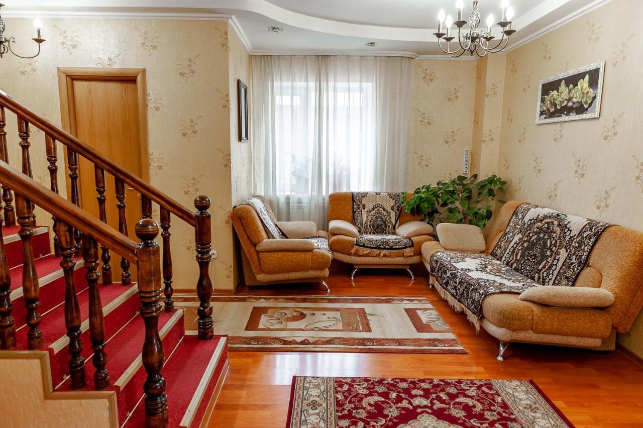 Hostel Astana Buitenkant foto