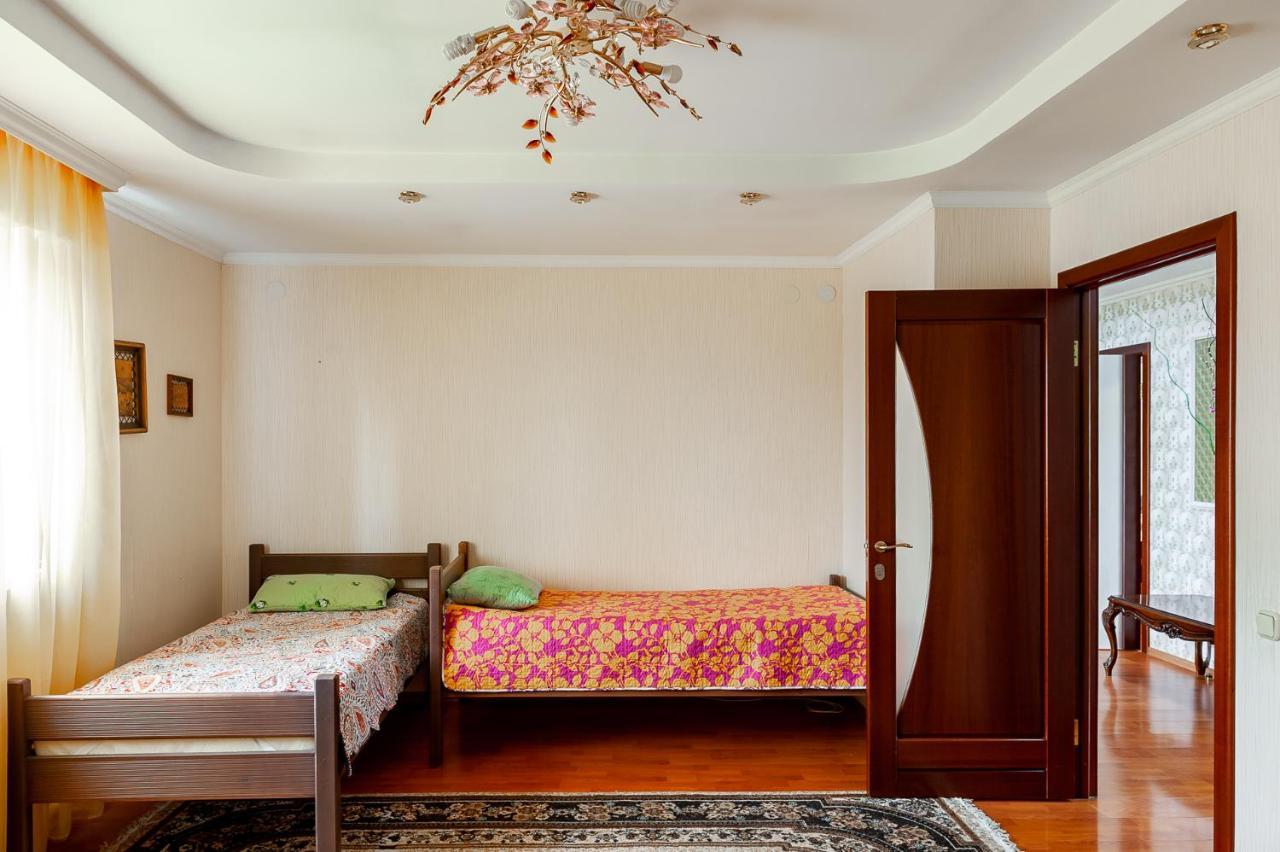 Hostel Astana Buitenkant foto