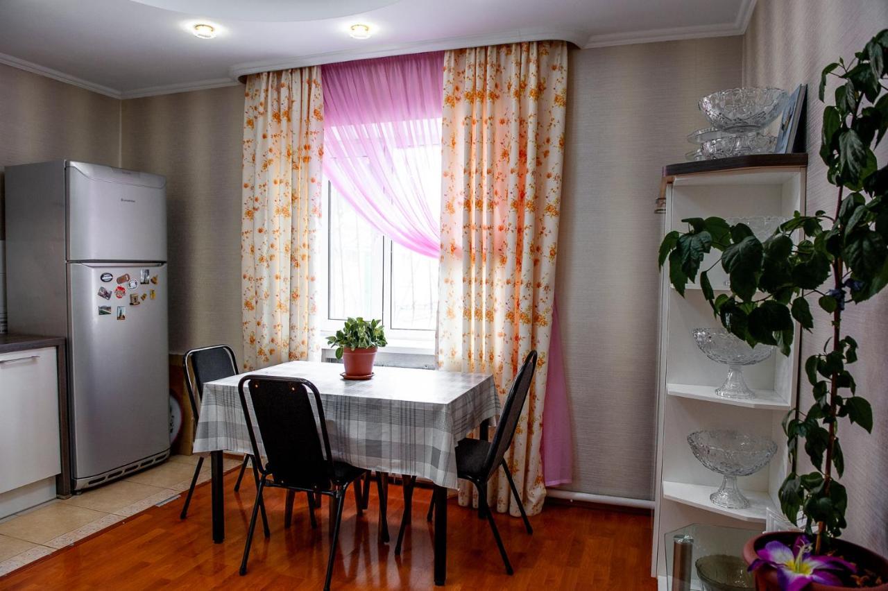 Hostel Astana Buitenkant foto