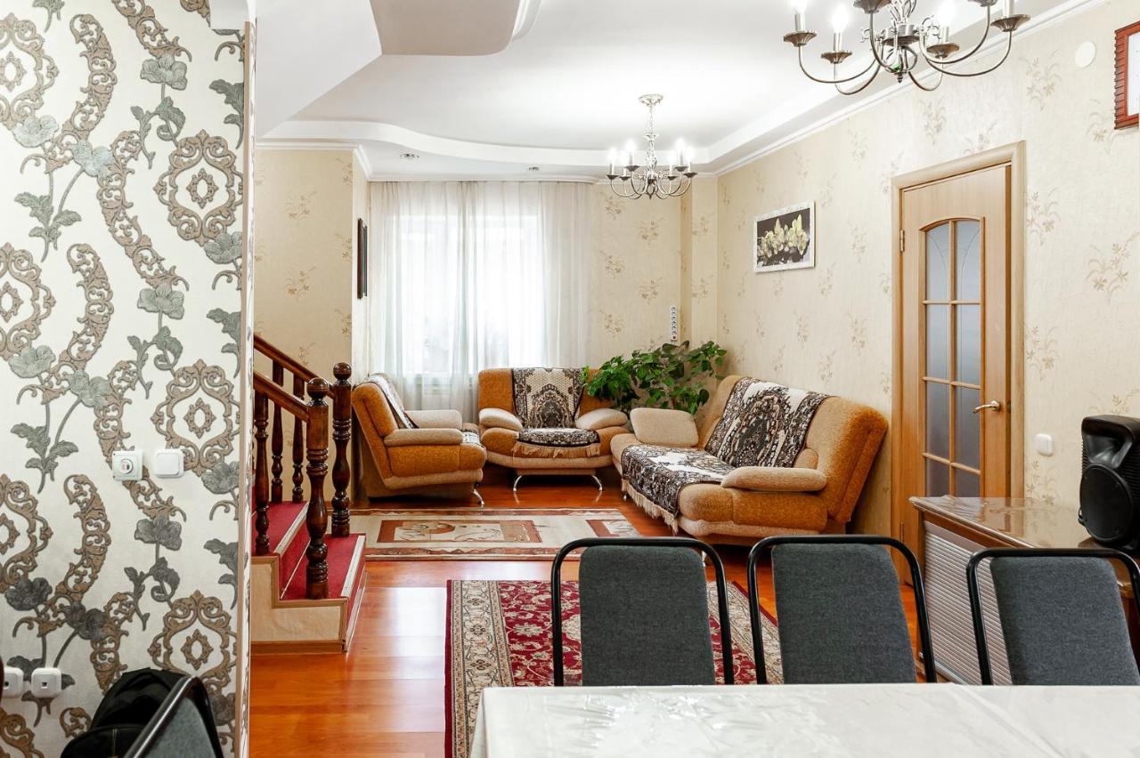 Hostel Astana Buitenkant foto