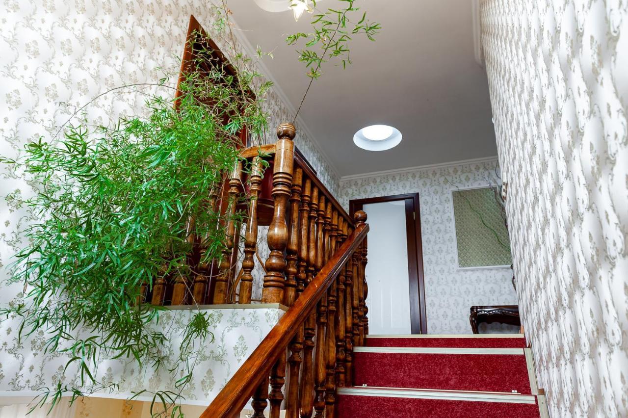 Hostel Astana Buitenkant foto