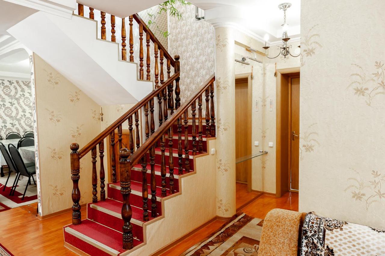 Hostel Astana Buitenkant foto